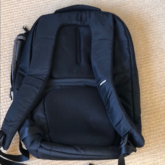Incase Computer Backpack - Picture 2 of 3